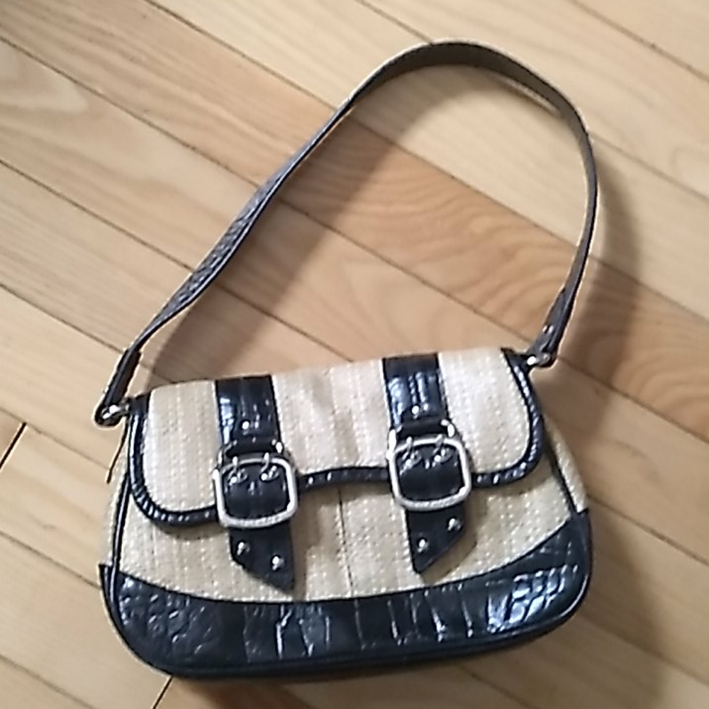 Cole Hann Tan Straw & Black Croc Handbag